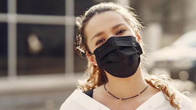 Yüzümden utandığım için hala maske takıyorum. Nasıl aşacağım bunu?