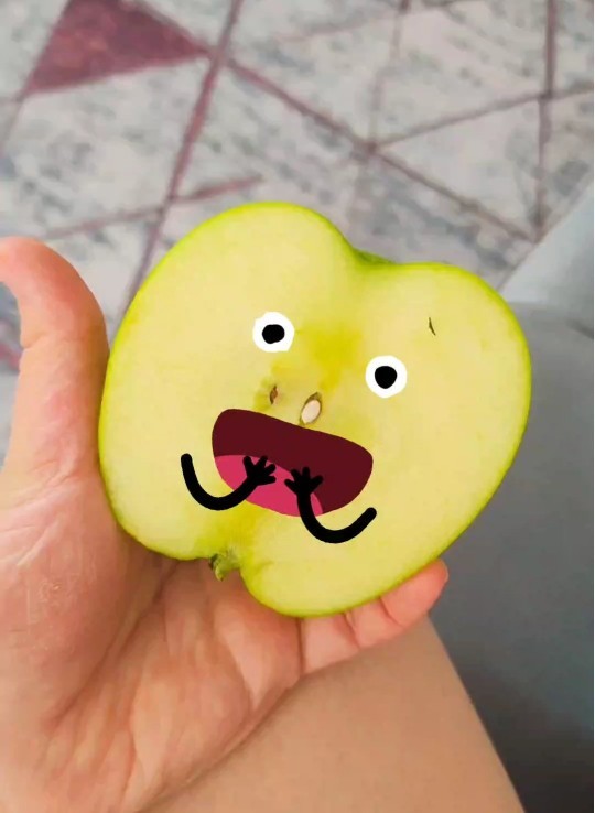 Bir elmam kaldı. Sizce yemeli miyim yememeli miyim 😃?