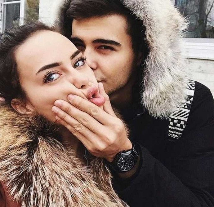 Sevgiliniz karşı cinse kalpli, öpücüklü emoji atabilir mi?