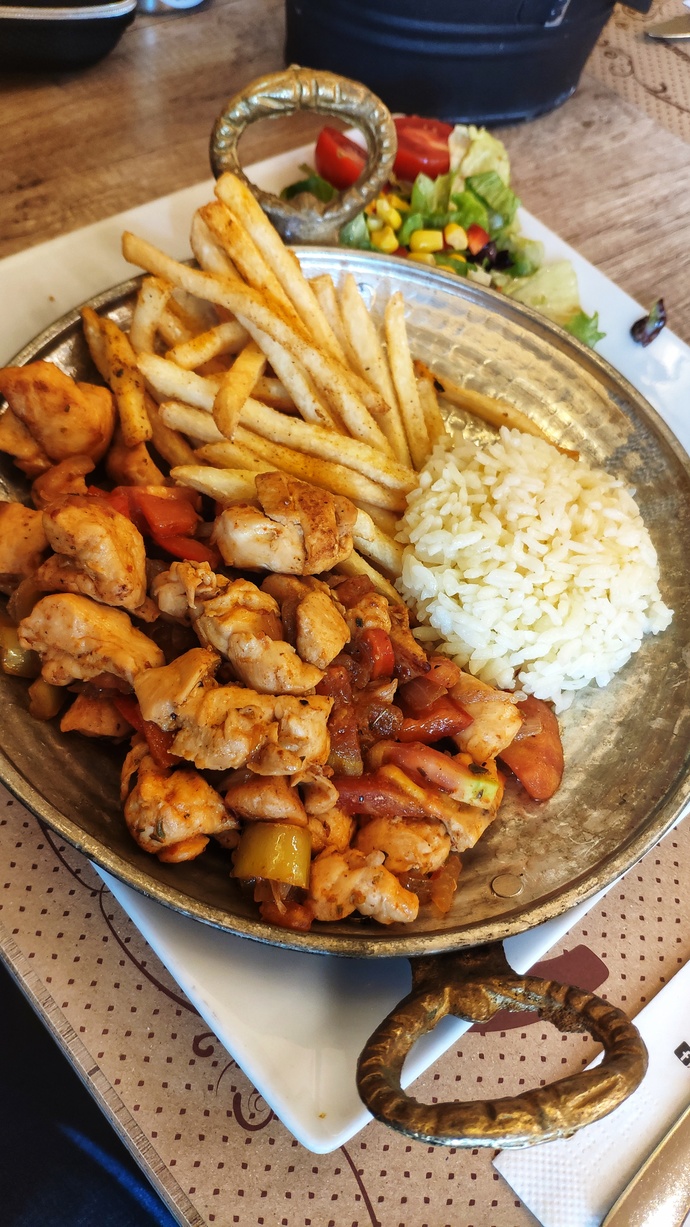 Yemek yapmayı mı daha çok seversiniz yoksa yemek hazırlamayı mı?