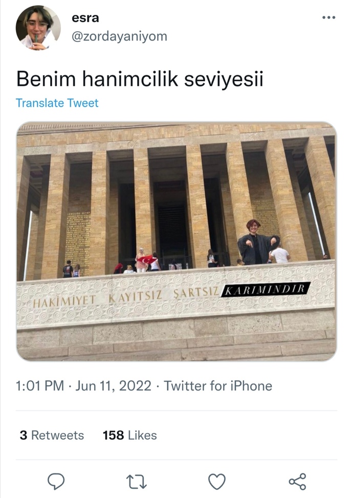 Sizce burada Atatürkün mirasına hakaret var mı?