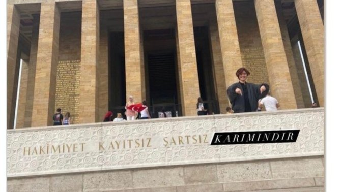 Sizce burada Atatürkün mirasına hakaret var mı?