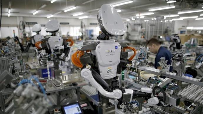 Robotlar çoğaldıkça insan gücü azalıyor. Sizce bazı meslek grupları işsiz kalabilir mi?
