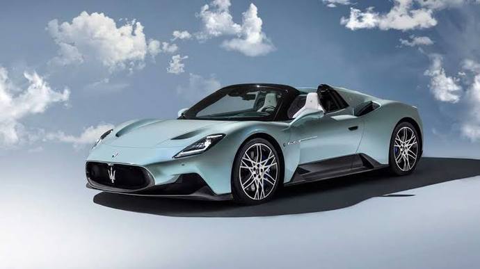 Maserati MC20ye sizce hangi renk daha çok yakışıyor?