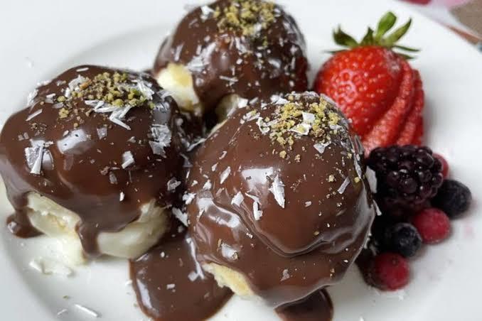 Profiterol sever misiniz, yediniz mi hiç?