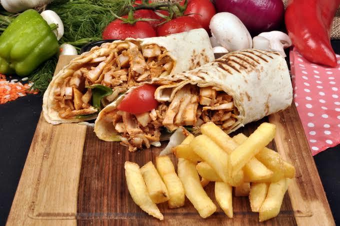 Sulu sulu soslu tavuk döner