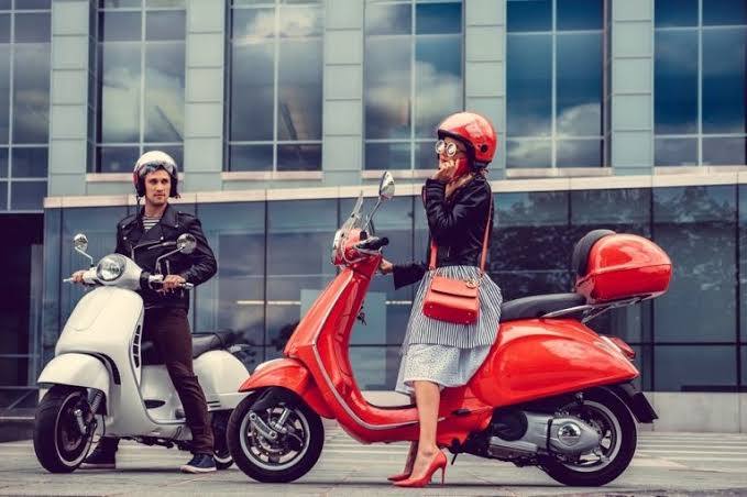 Motosiklet süren kadın ayıplanacak bir şey mi? Kadınlar da motor süremez mi?