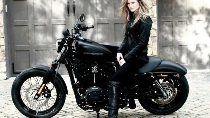 Motosiklet süren kadın ayıplanacak bir şey mi? Kadınlar da motor süremez mi?