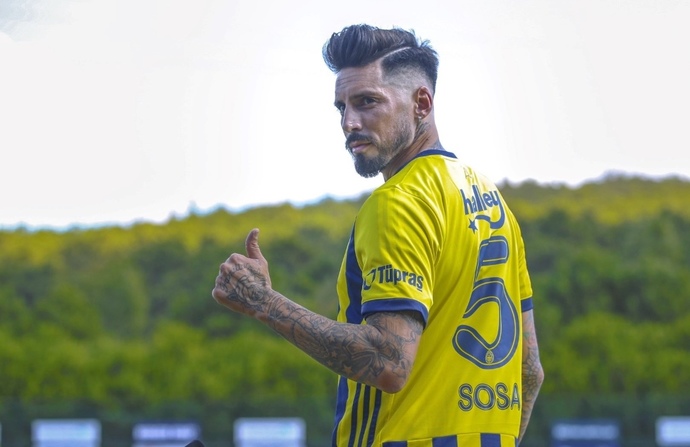 Bi adet José Sosa bırakayım şuraya 💛💙