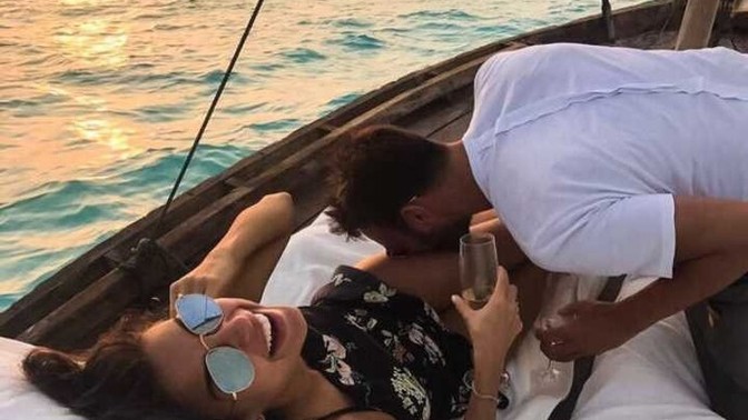 İlgisiz tavırlar mı, bebek gibi seven mi sizi etkiler?