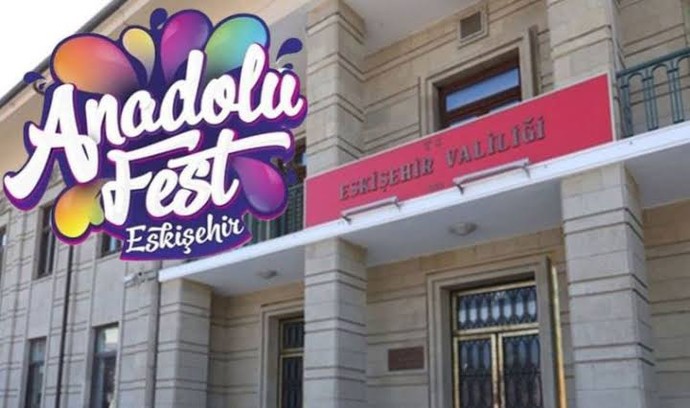Gençlik festivallerini yasaklatmak tarikatlara ne kazandırır?