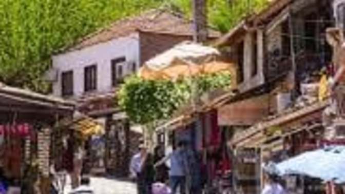 Bir yere seyahat etmeden önce kararlarınızı ne belirliyor?