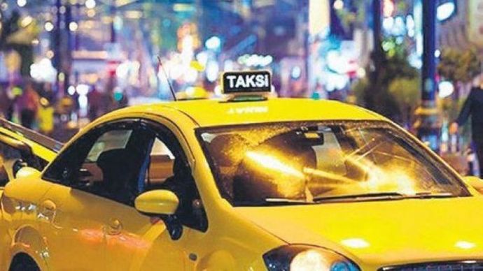 Taksici, kadın müşteriye yumrukla saldırdı! Taksiciler hakkında düşünceleriniz neler?