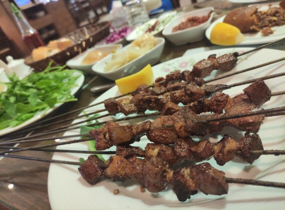 Ciğer sever misin? Bir oturuşta kaç şiş yiyebilirsin?