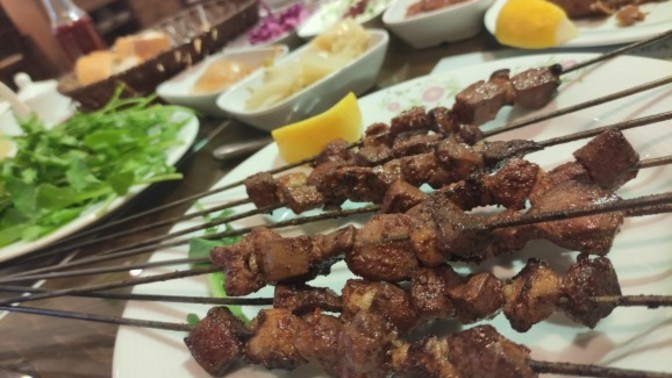 Ciğer sever misin? Bir oturuşta kaç şiş yiyebilirsin?