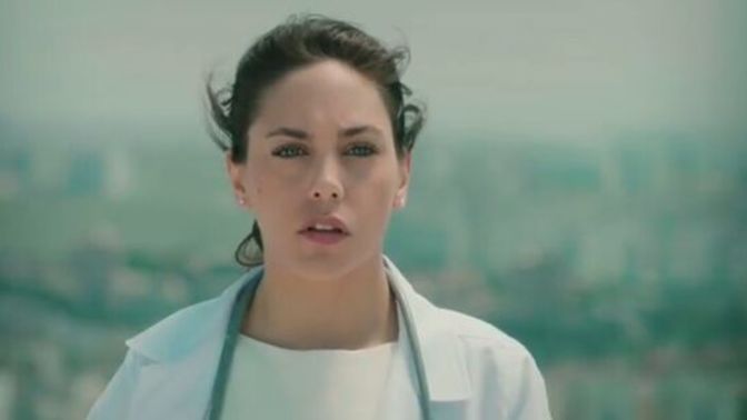 Kız arkadaşım doktor, bana tıp terimleriyle kızıyor. Ben inşaat mühendisiyim, ona nasıl tepki vermeliyim?