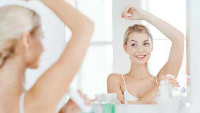 Kıyafetlere bulaşan deodorant lekeleri kolay çıkar mı?