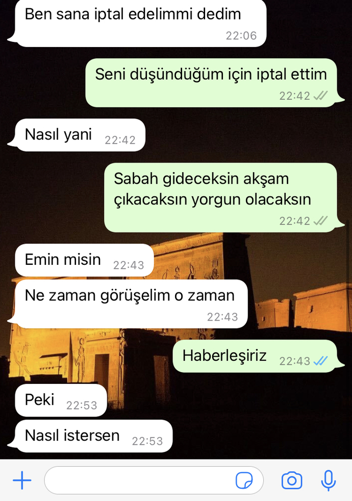 Hoşlandıgım kızla kahve içecektik iptal ettim bu kız hoşlanıyor mu benimle?