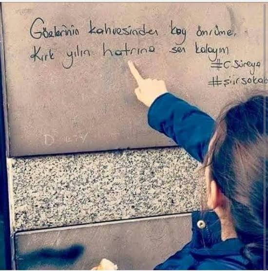 Onun yanında saatler su gibi akıp geçiyor dediğiniz biri var mı?