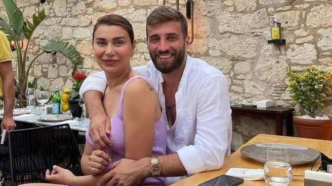 Alparslan Öztürk'ün eşi Ebru Şancı: "Kocam para karşılığında kadınlarla yemek yiyebilir." dedi. Ne düşünüyorsunuz?