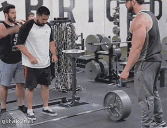 Spor salonunda erkekler neden garip sesler çıkarıyor?