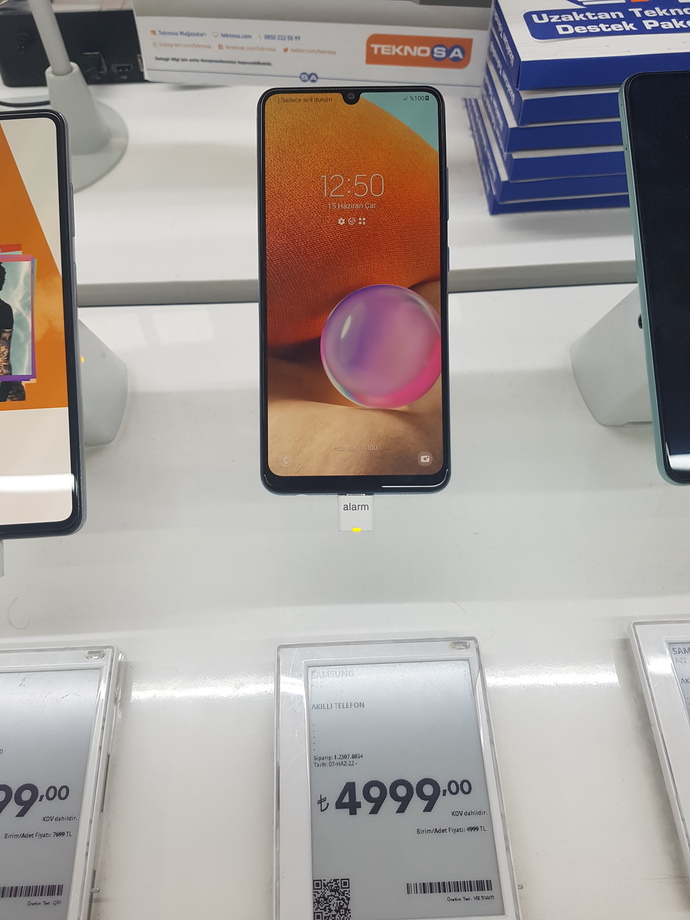 hangi uygun fiyatli telefonu almami onerirsiniz?