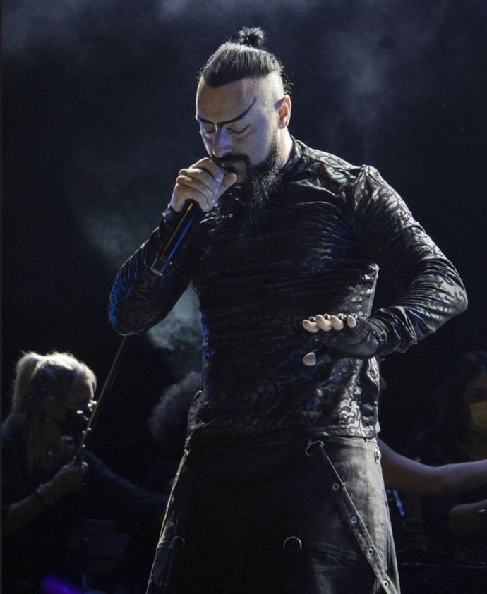 Hangi sanatçının sahne performansını beğeniyorsunuz?