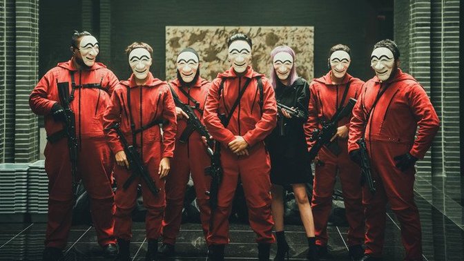 Sizce film veya dizi sektörü son yıllarda hep döngüye mi girdi?