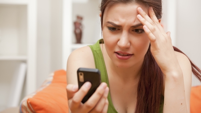 Sevgilinizin/eşinizin telefonunu kurcalar mısınız?