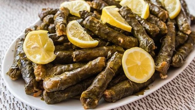 Yaprak sarmayı sıcak mı seversiniz yoksa zeytinyağlı mı?