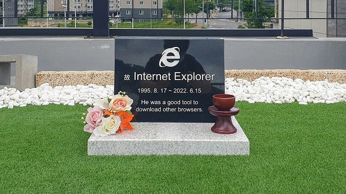 İnternet Explorerın mezar taşı dikildi. Siz Microsoftun ilk tarayıcısı olan İnternet Explorer programını nasıl bilirdiniz?