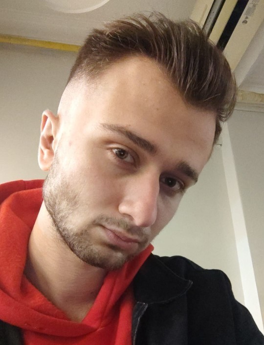 Sizce saç mı ektirmeliyim, burun mu yaptırmalıyım?