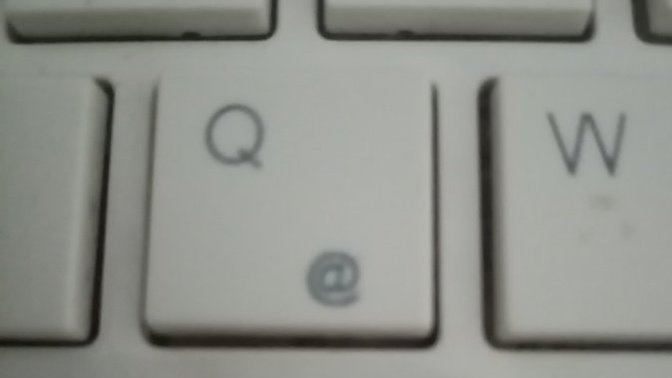 Biraz cahilce soru ama klavyede şu simgeyi nasil kullanicam?