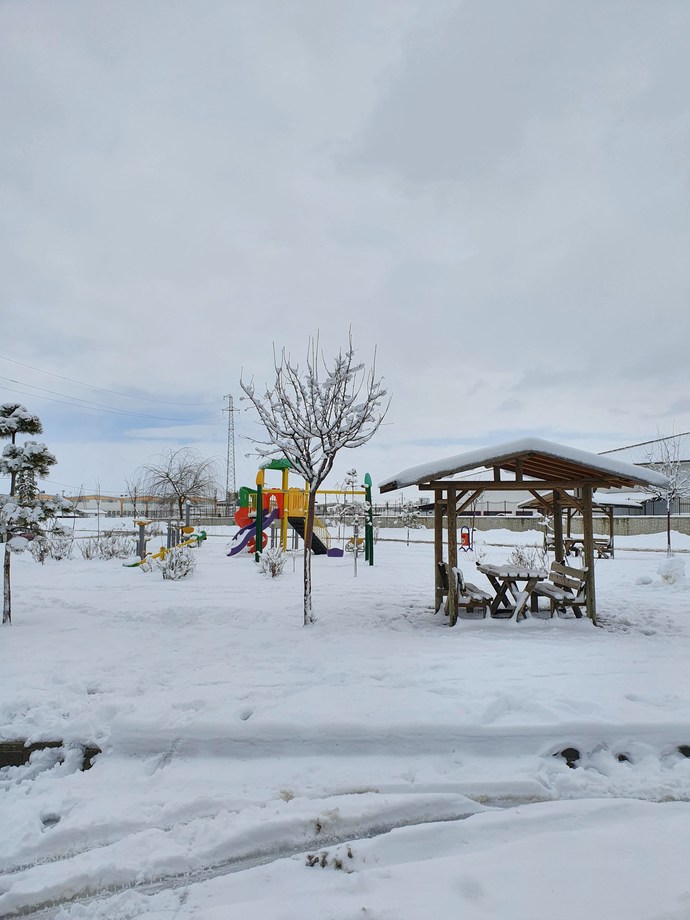 Şu an kaldığım evin manzarası bir park. 