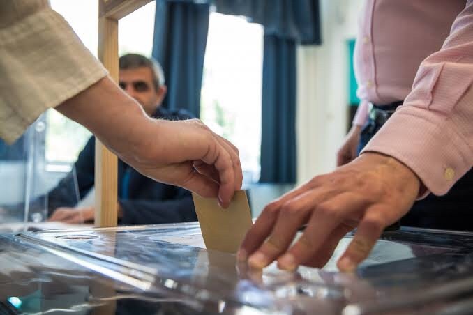 Bugün seçim olsa oyunu kime verirdin?