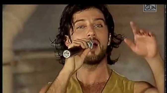 Hadi nostalji yapalım sevdiğiniz eski şarkıları atın?