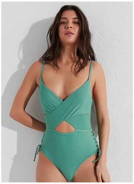 Sizce Mayomu Yoksa Bikini Mi ?