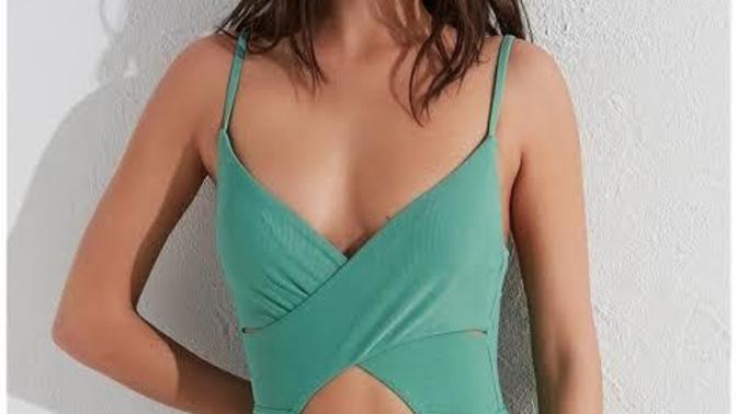 Sizce mayo mu, yoksa bikini mi?