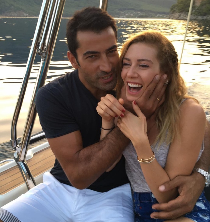 Kenan İmirzalıoğlu 48 - Sinem Kobal 34
