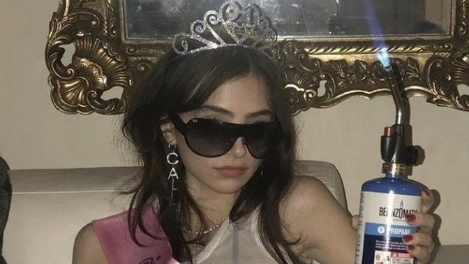 Regl öncesinde en çok yaşadığınız duygu hangisi?