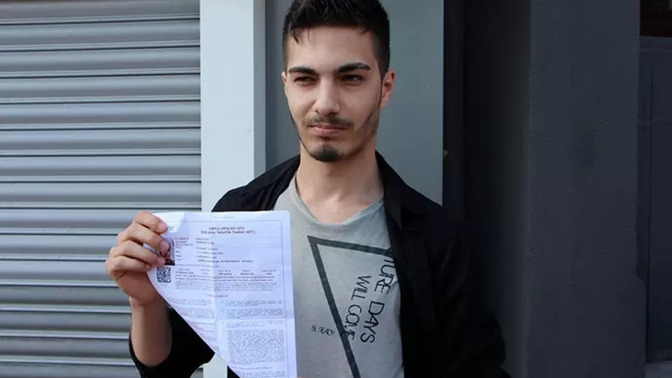 "Üniversite benim için zaman kaybı, iş kuracağım" sizce üniversite okumak zaman kaybı mı?