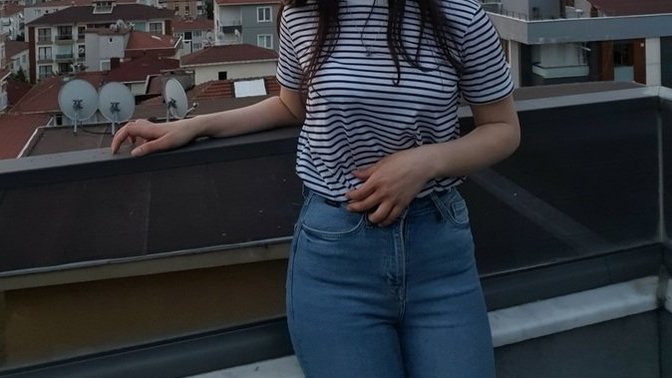 Bacaklarım fazla mı kalın duruyor? Yaşım 20 ?
