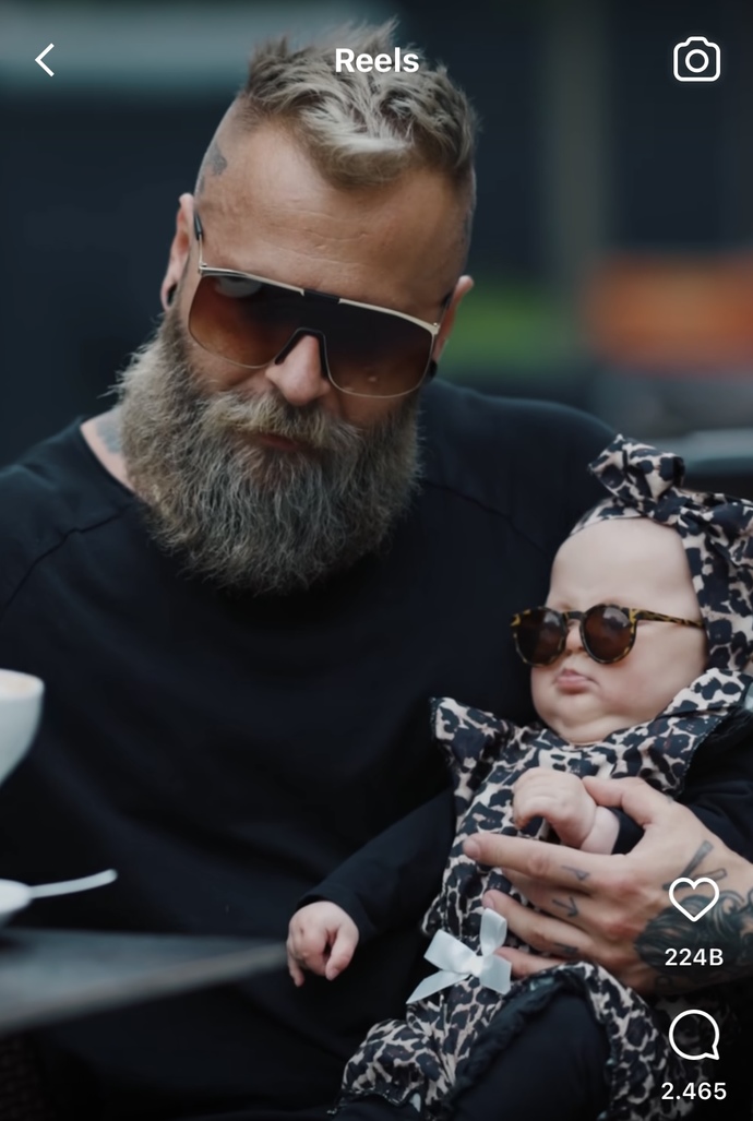 Erkeklerin saçlarını boyatması sizce komik veya tuhaf bir şey mi?