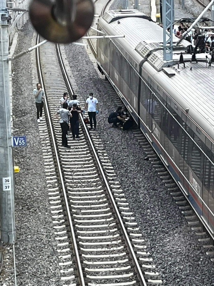 Bir Türk genci, Bostancıdaki Marmaray durağında intihar etti. Sizce sonumuz ne olacak?
