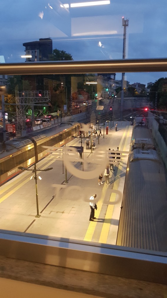 Bir Türk genci, Bostancıdaki Marmaray durağında intihar etti. Sizce sonumuz ne olacak?