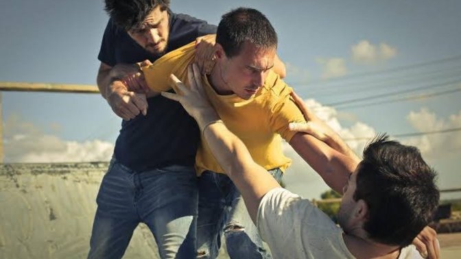 Tartıştığınız, kavga ettiğiniz insanları hayatınızdan kolay çıkartır mısınız?