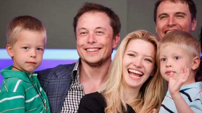 Elon Muskın oğlu Xavier cinsiyetini ve adını değiştirmek için mahkemeye başvurdu! Ne düşünüyorsunuz?