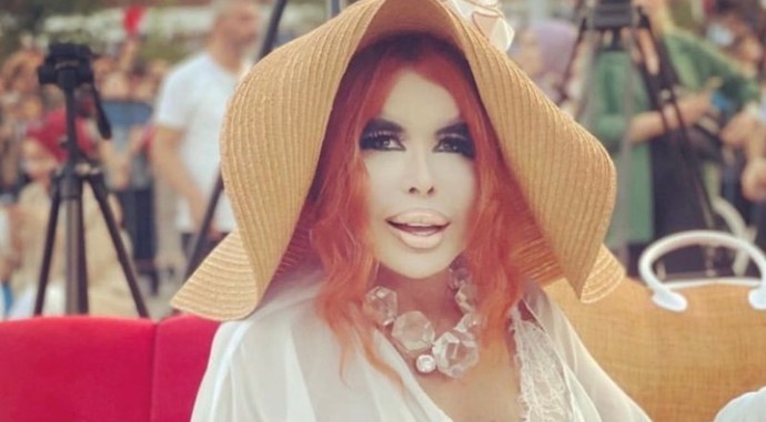 Bülent Ersoy kızıl saçlı oldu, sizce yeni imajı olmuş mu?