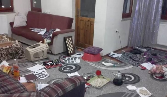 Sen olsan kendinle öğrenci evine çıkar mıydın?