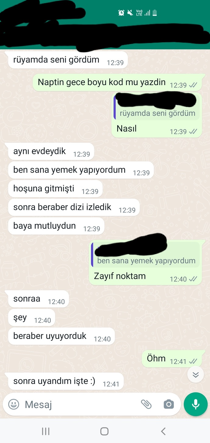 Arkadaşlar sınıftan arkadaşım sizce bana mı yürüyor o 18 ben 20 ? Konuşmalar aşağıda?